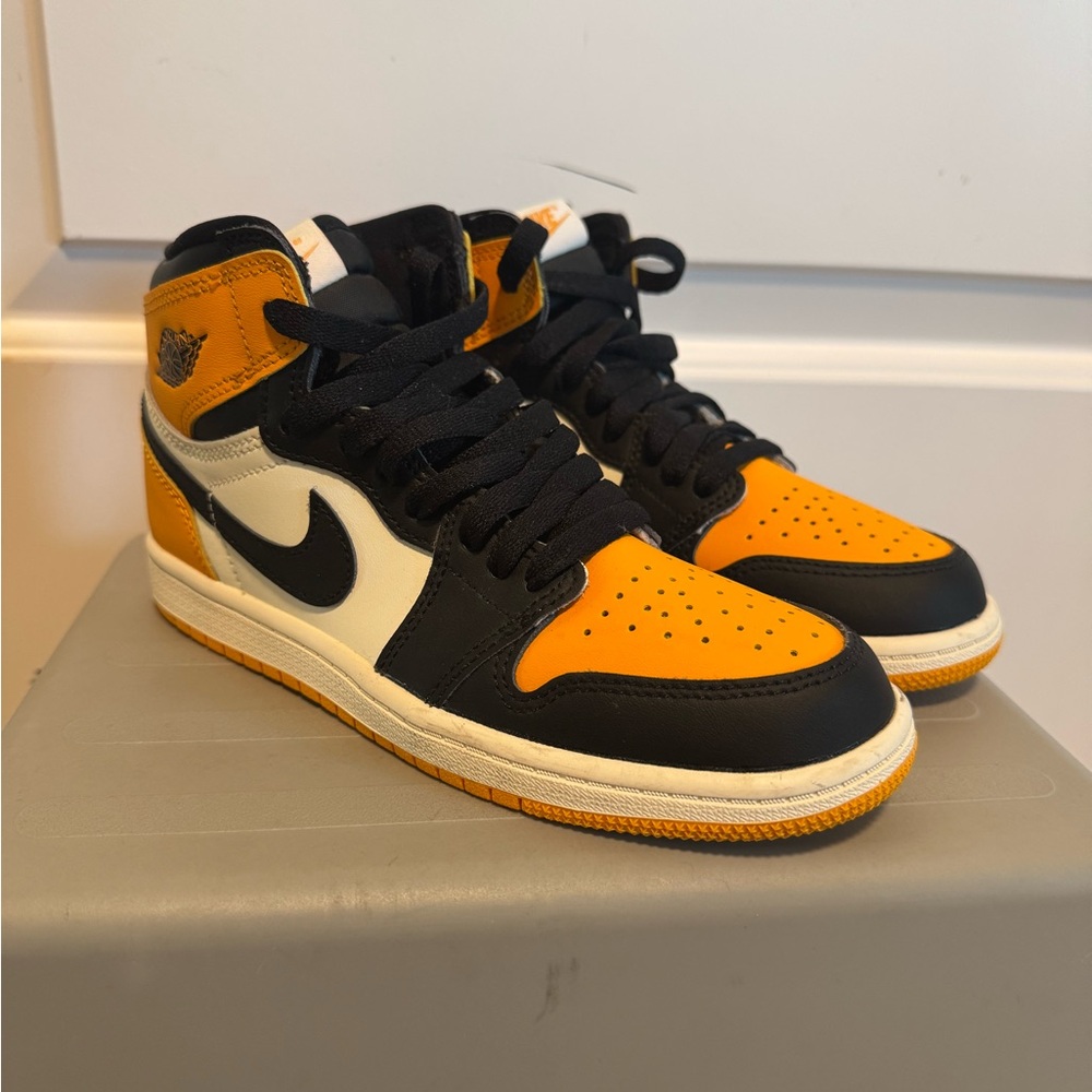 Kids Orange & Black Nike Air 1 Jordan Retro High OG